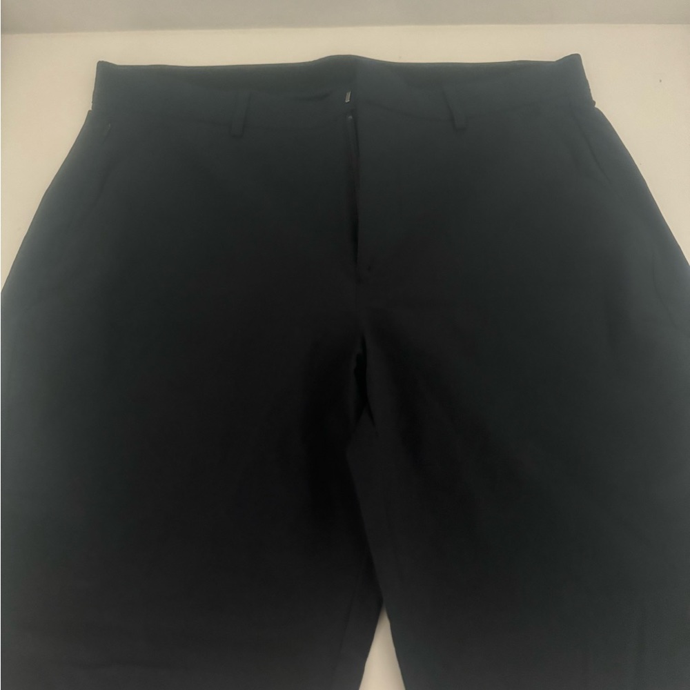 Black NoBull Men’s golf pants. Size 34x32. Worn 2x. In great condition.